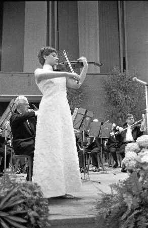 14. Jungbürgerfeier in der Schwarzwaldhalle.