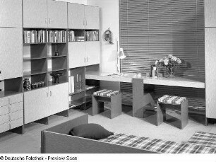 Kombiniertes Wohn- und Arbeitszimmer