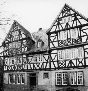 Ehem. Pfarrhaus, ehem. Amtskellerei (Mischbau); Babenhausen, Backhausgasse 2
