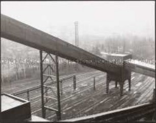 Blick auf das stillgelegte Förderband der Zeche Zollverein (Altersgruppe 14-17)