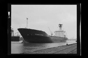 Columbus Virginia (1977), Containerschiff, Hamburg Südamerikanische Dampfschifffahrts-Gesellschaft A/S & Co KG (HSDG), Antwerpen, Bau-Nr. 992