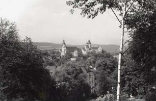 Schwarzenberg, Schloß : Schwarzenberg. Altstadt mit Georgenkirche und Schloß vom Becherberg