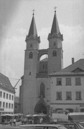Hof: Türme der Michaeliskirche