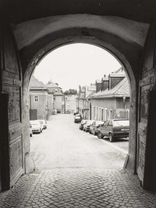 Schloss Wildenfels, Tor 2. Schlosshof, Blick zum Markt
