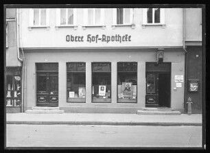 Schaufenster der Oberen Hof-Apotheke Wertheim, Marktplatz 3