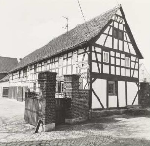 Wohnhaus mit angebautem Stallteil