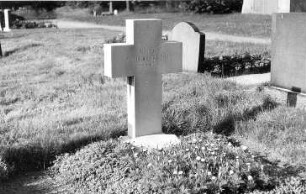 Neschwitz-Saritsch. Grab des Logaer Müllers Semmer auf dem Saritscher Friedhof