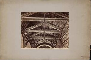 San Miniato al Monte, Florenz: Blick in den offenen Dachstuhl mit bemaltem Gebälk