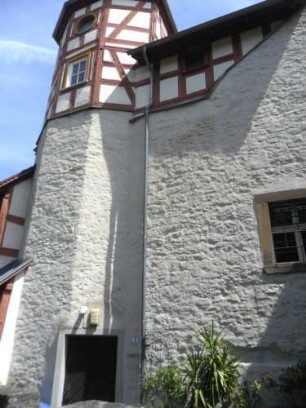 Stadtbild-Romschlössle-Ansicht von Westen-Mitteltrakt mit Treppenturm und Fachwerkaufbau (um 1512 auf Vorgänger 15 Jh)-Renovierung 1958-jetzt Stadtbehörde