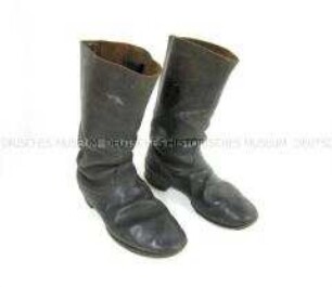Stiefel, ein Paar