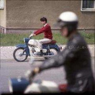 Das neue Simson Motorrad "Sperber"