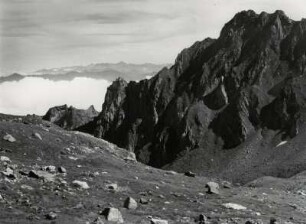 Blick vom Pic du Midi di Bagorre auf die Landschaft der Hochpyrenäen