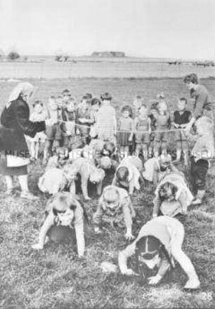 Kinderbetreuung in der LPG Bandelow (Kr. Stasburg)