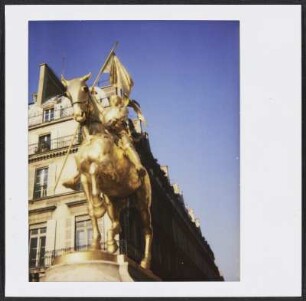 Jeanne d’Arc-Statue auf dem Place des Pyramides in Paris