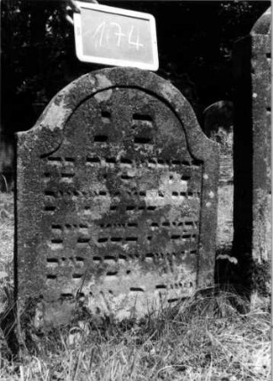 Grabstein 174 [Nir S. 116 Nr. 12.09]