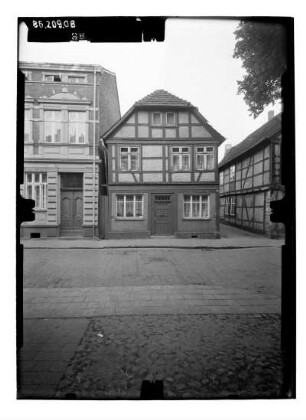 Grabow, Kirchenstraße 11. Wohnhaus. Straßenfront