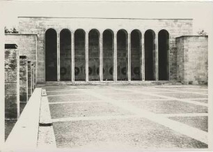 Nürnberg: Ehrenhalle: Frontansicht