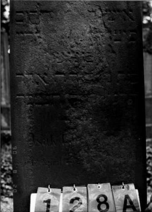 Grabstein 128A
