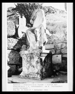 Statue der Scholastikia