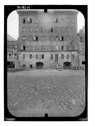 Stralsund-Altstadt, Fährwall 6. Ehem. Speicher (3. V. 19. Jh.). Straßenfront