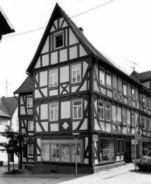 Fachwerkwohnhaus; Alsfeld, Roßmarkt 2