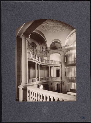 Kammergericht, Berlin-Schöneberg: Innenansicht Mittelhalle 1. Obergeschoss