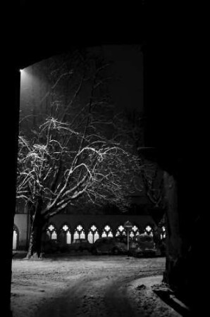 Freiburg: Rathausplatz mit Kreuzgang von der Turmstraße aus