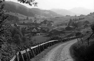 Gunzesried: Blick vom Bergweg auf Gunzesried