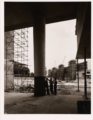 Zentrum am Zoo, Berlin: Baustelle: Säule des Hochhauses am Hardenbergplatz