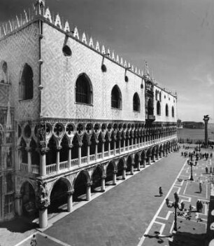 Venedig. Dogenpalast (1309/1442). Seitenansicht von der Piazzetta aus