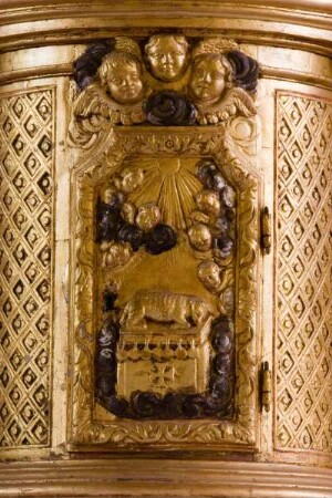 Frankreich. Bretagne. Finistere. Locronan. Eglise Saint Ronan. 15 Jahrhundert. Hauptaltar. Tabernakel