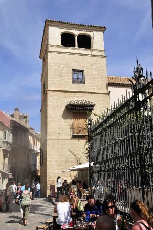 Malaga - Picasso Museum : Blick auf den Turm des Palacio de los Condes Buenavista, in dem die Bilder von Picasso dauerhaft ausgestellt werden. Aufgenommen in Malaga am 10. Oktober 2009. Foto: Uwe Gerig