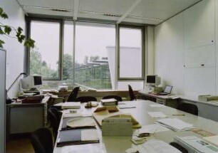 Dienstzimmer Direktionsassistent : Dresden-Südvorstadt, Zellescher Weg 17. Bürogebäude. Sächsische Landesbibliothek - Staats- und Universitätsbibliothek Dresden, Generaldirektion. Dienstzimmer Direktionsassistent