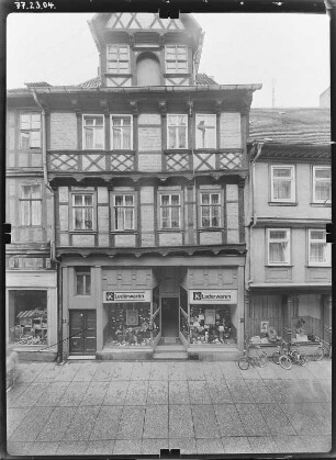 Quedlinburg, Steinbrücke 19. Ehem. Kaufmannshaus (Lederwaren, 1676). Straßenfront