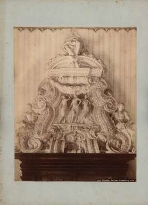 Villa Rotonda (Villa Almerico Capra Valmarana), Vicenza: Kaminaufsatz