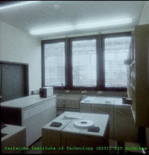 Blick auf eine EDV-Anlage in der Hauptabteilung Dekontaminationsbetriebe (HDB)