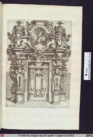 Zierportal mit Imperatorenbüste.