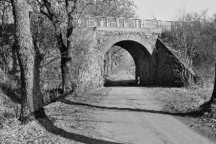 Ehem. Bahnviadukt (Brücke); Herbstein, Vulkan-Radweg (Zum Hegwald)