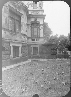 Dresden-Blasewitz, Goetheallee 55. Villa Weigang (1893-1895; M. G. Poscharsky). Teilansicht von Südost