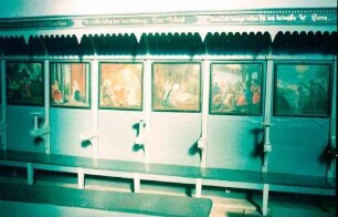 Lüne: Bank mit Bildern an den Lehnen