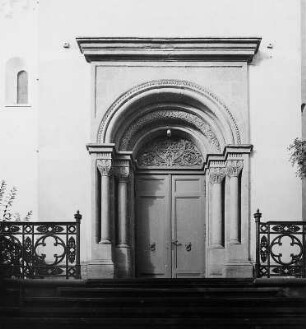 Ev. Pfarrkirche (Kirche, ev.); Roßdorf, Erbacher Straße 9