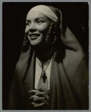 Karla Runkehl in "Leben des Galilei" : Karla Runkehl als Virginia im Schauspiel "Leben des Galilei" von Bertolt Brecht in der Inszenierung von Hannes Fischer. Staatsschauspiel Dresden, Erstaufführung 3. Februar 1957