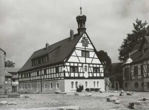 Olbernhau-Grünthal. Saigerhütte : Olbernhau-Grünthal. Saigerhütte, sogenannte Hammerschenke. Mitte 17. Jahrhundert. Giebel mit Glockentürmchen