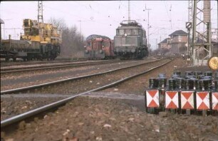 Kornwestheim Südwest Gleis P 2 Lok 193 004 Kranwagen Köf_II-Lokomotiven Zugschlusslaternen Stw7