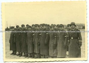 Hitlerjungen als Luftwaffenhelfer mit Hauptfeldwebel