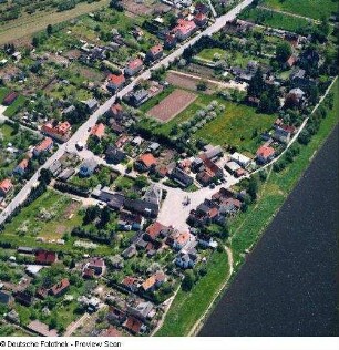Dresden-Söbrigen. Altsöbrigen. Blick über Elbe und Söbrigener Straße. Luftbild-Schrägaufnahme von Nordwesten
