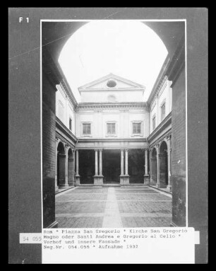 San Gregorio Magno — Atrium