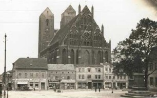 Prenzlau, Marienkirche : Blick vom Marktplatz auf die Marienkirche