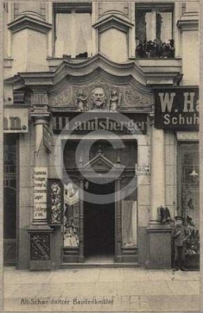 Portal des Patrizierhauses Markt 16 in Schweidnitz