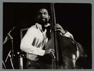 Narcisco Reyess : Portrait des Bassisten Narcisco Reyes beim 26. Jazz Jamboree Warschau 1984